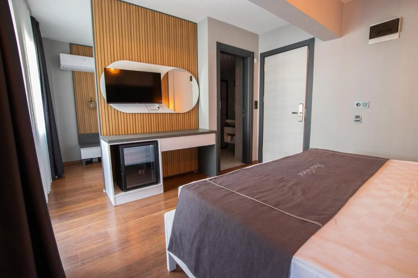 גומולדור Rodis Hotel 3*,